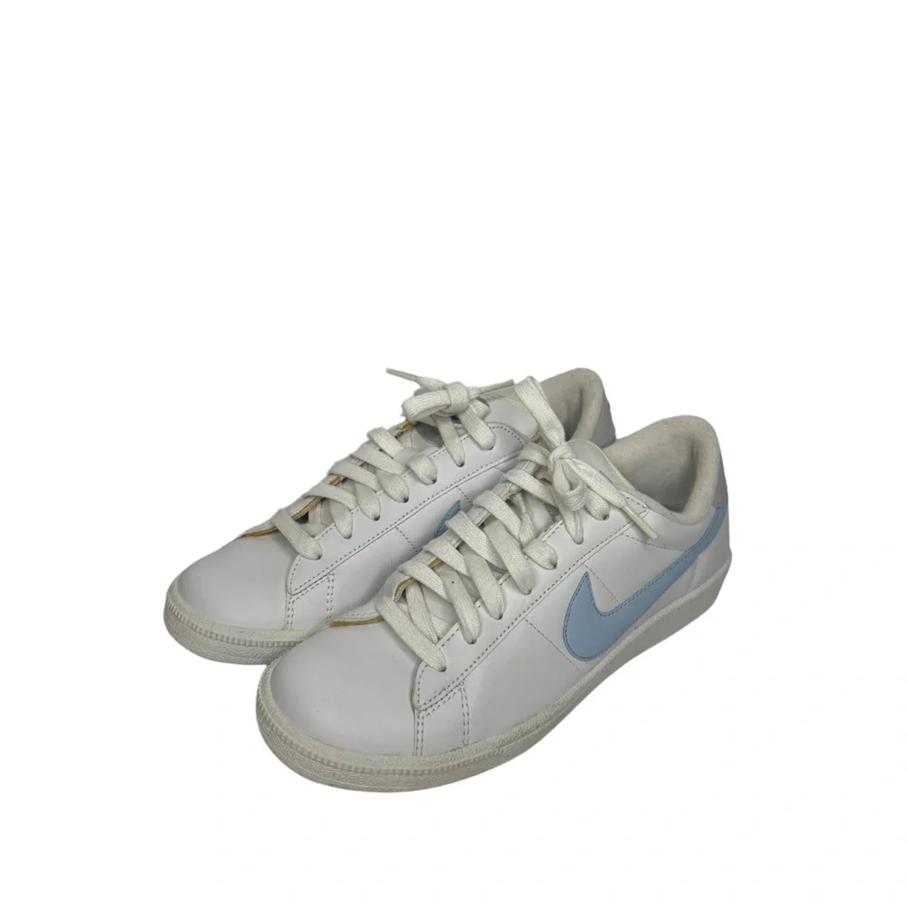 Y2Kwomen's Nike White and Blue Sneakers size‎ 8